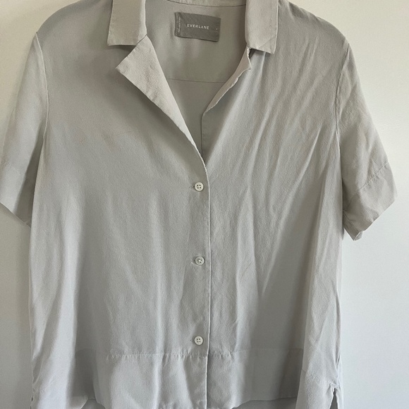 Everlane 100% Silk silvery white button down size 4 - Picture 1 of 7